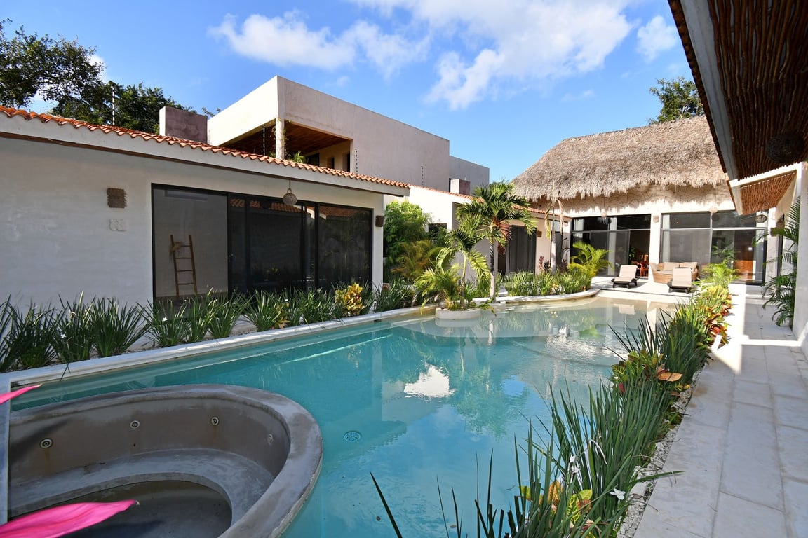 Jungle Sanctuary: Contemporary Villa with Glass Dome Bar in Tulum