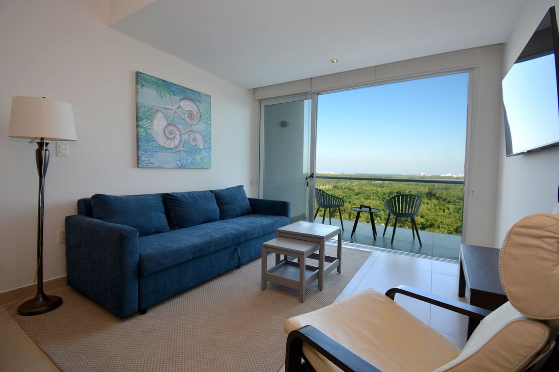 Malecón Américas: Caribbean Elegance with Panoramic Sea and Lagoon Views