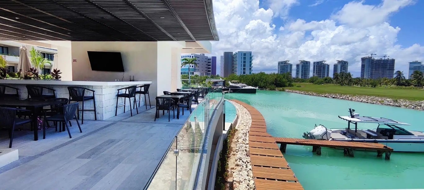 Panoramic 3-Bedroom Condo at La Vela, Puerto Cancún