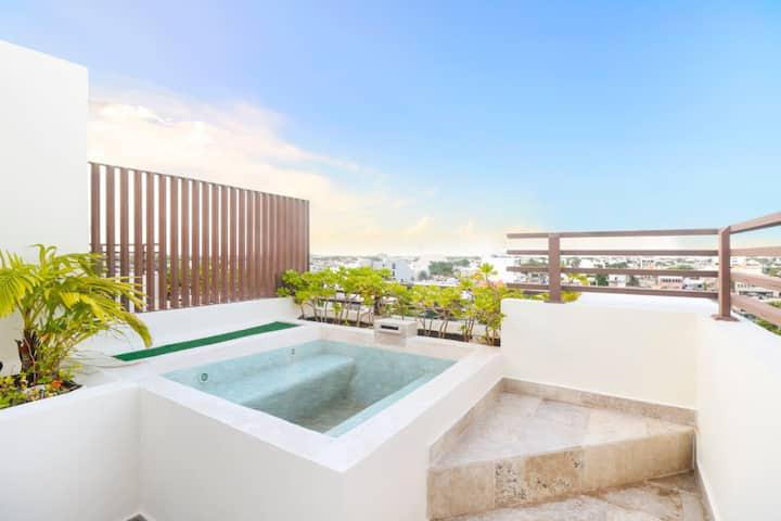 Spacious Penthouse, Heart Of Downtown Playa