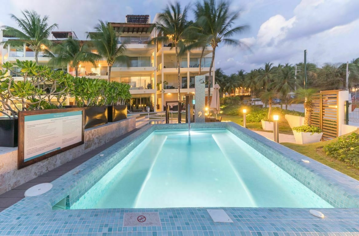3 Bedroom Ocean Front Penthouse On The Beach