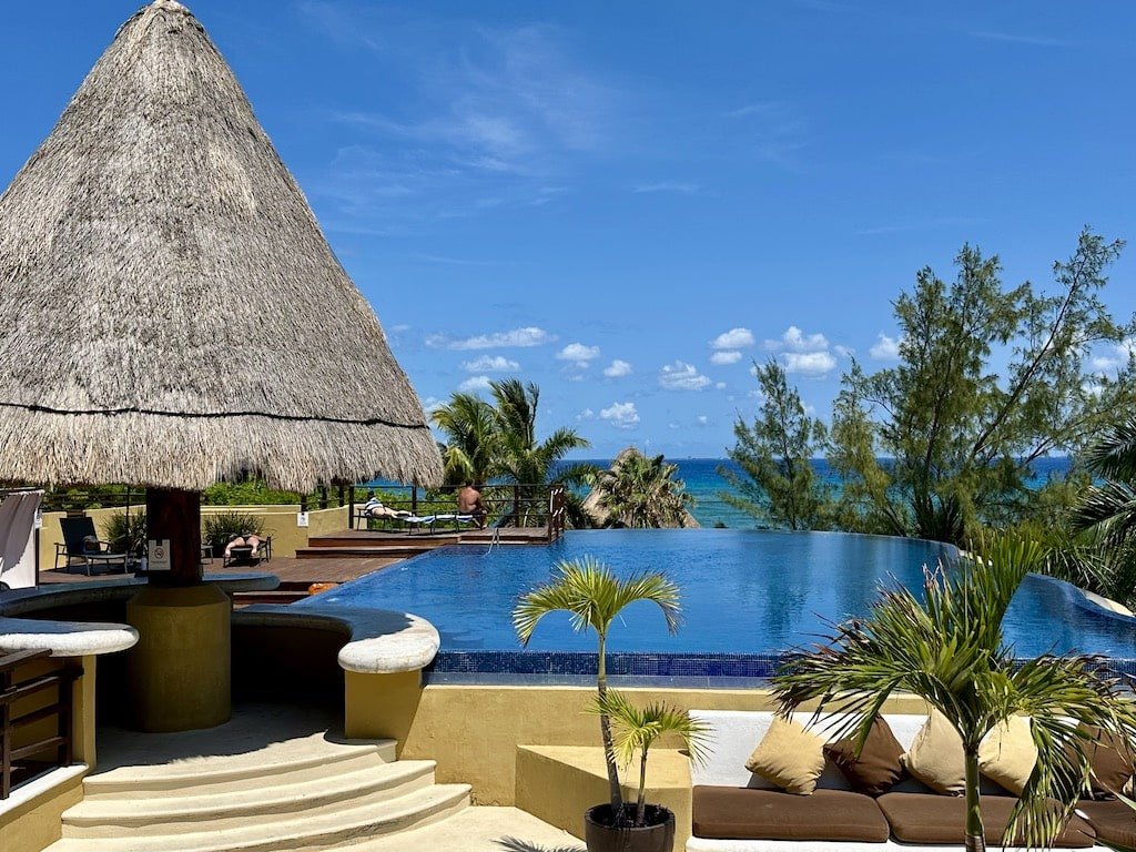 Calle 38 Ocean-View Condo with Rooftop Pool