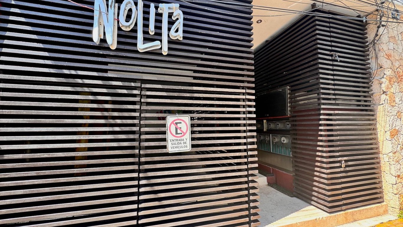 Nolita - Prime 5th Avenue Condo Steps from Mamita's Beach