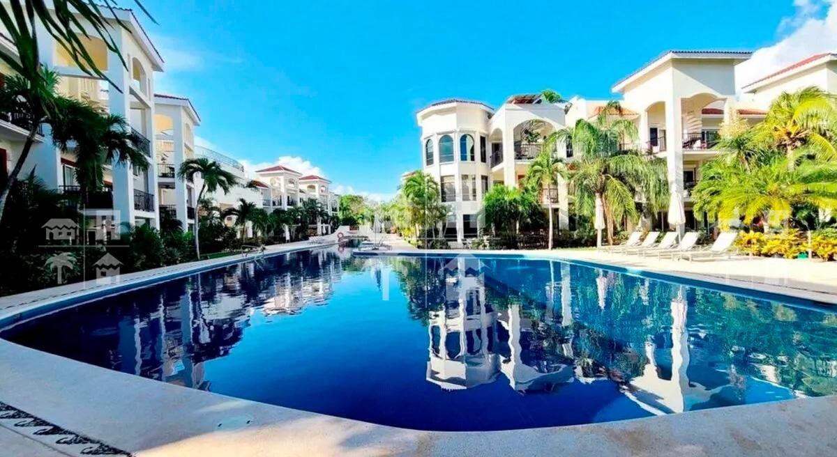 Ground Floor Paradise: Renovated Residence in Exclusive Playacar Phase II