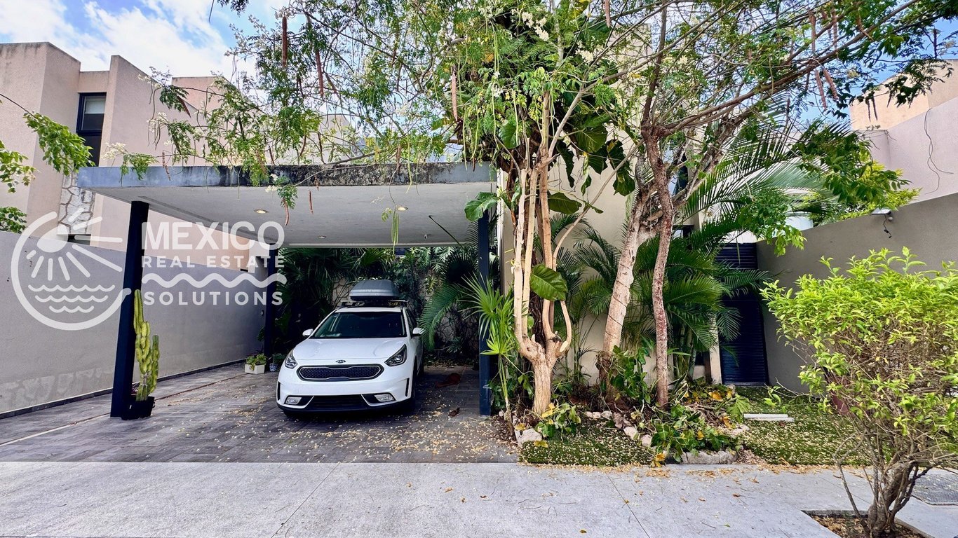 Turnkey Family Haven with Private Pool in Playa del Carmen's Residencial Thula