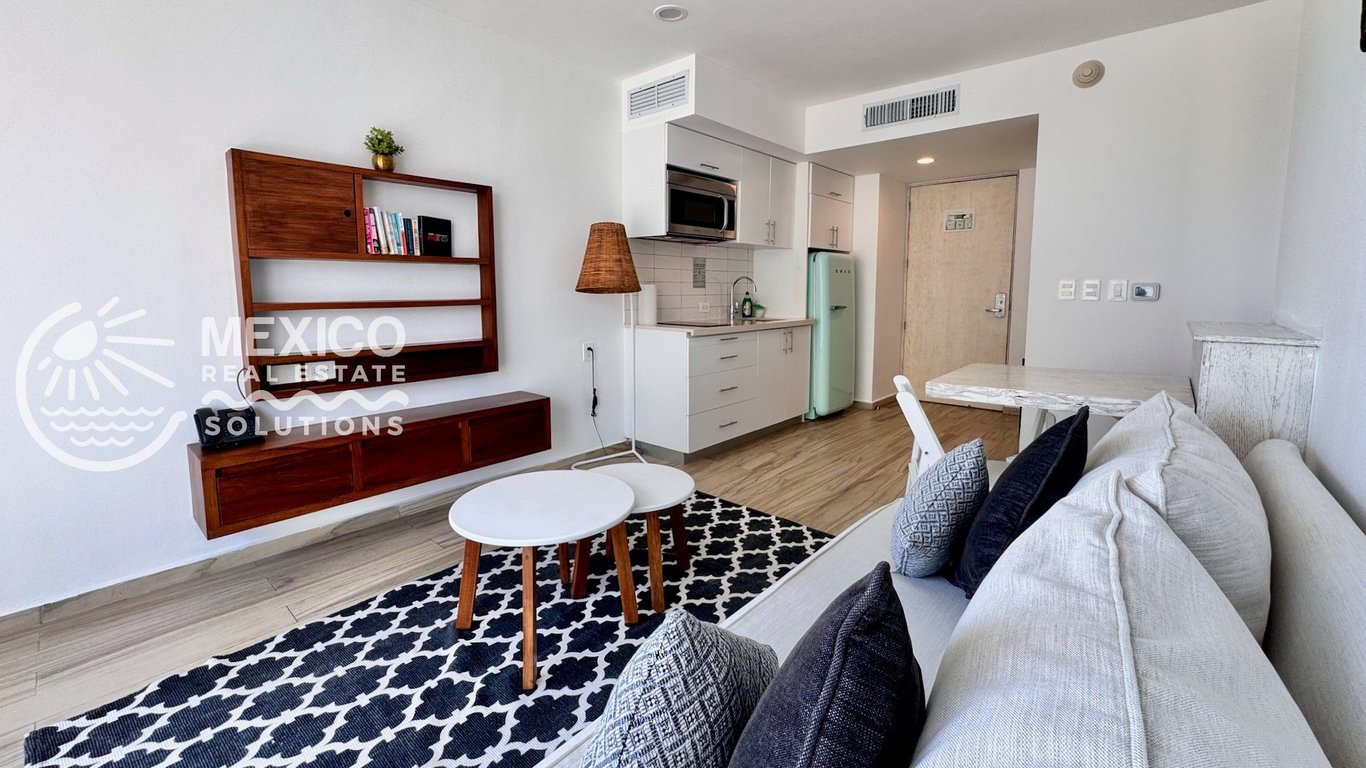 Newport House Oasis: Chic 1BR Condo with Rooftop Pool in Playa del Carmen