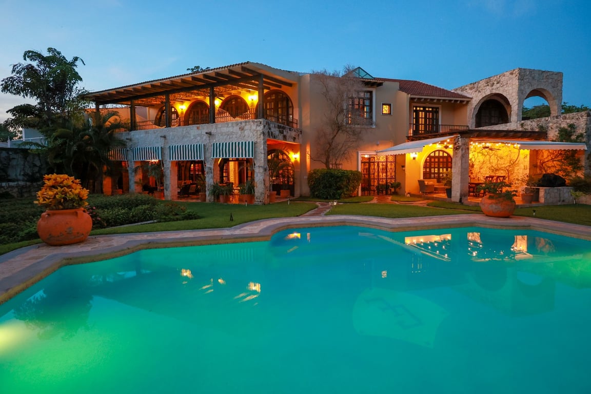 Marina Mansion, Gated Golf Course Community