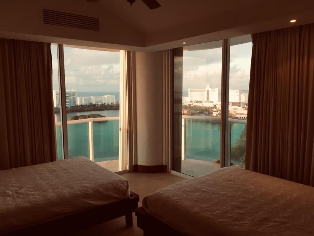 Beachfront Luxury Condo in Cancún Hotel Zone