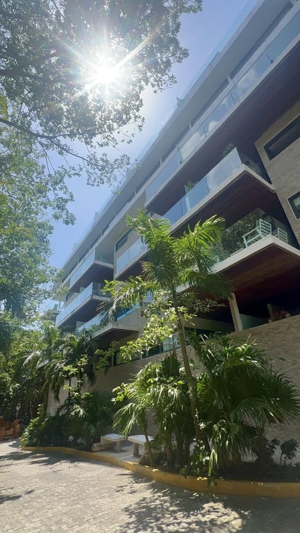 Prime Location Lock-Off Apartment with Mangrove Views