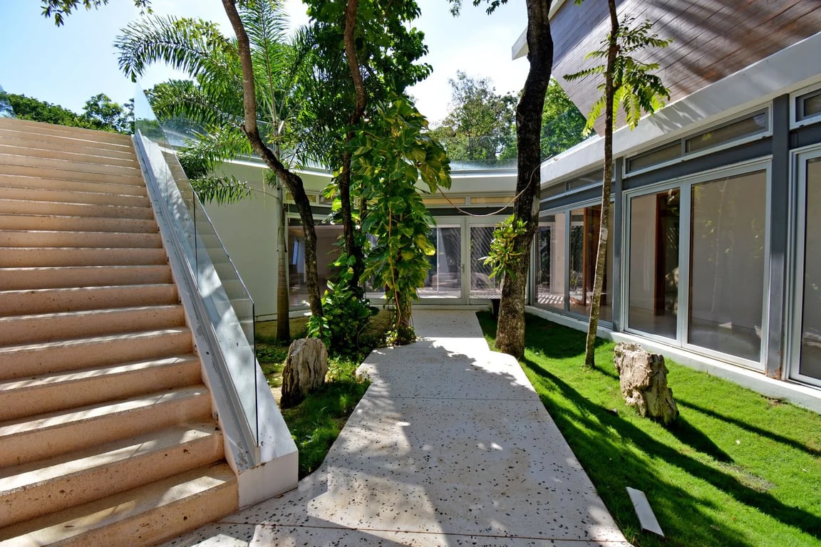 Contemporary Luxury Golf Course Home