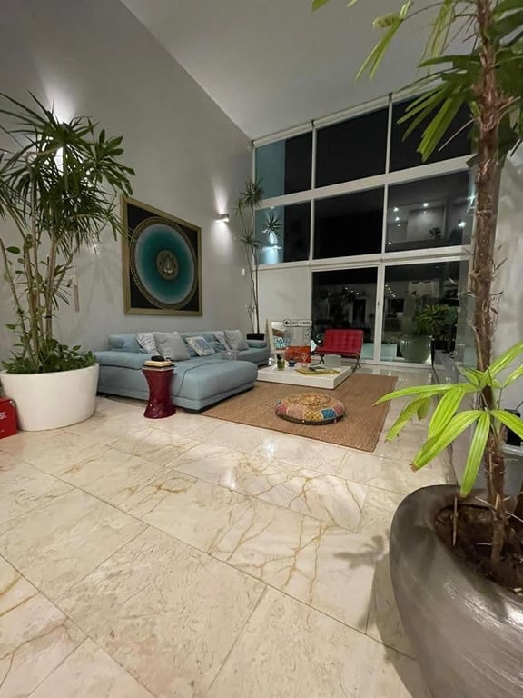 Spacious 2 Level Penthouse Condo In The Heart Of Downtown Playa