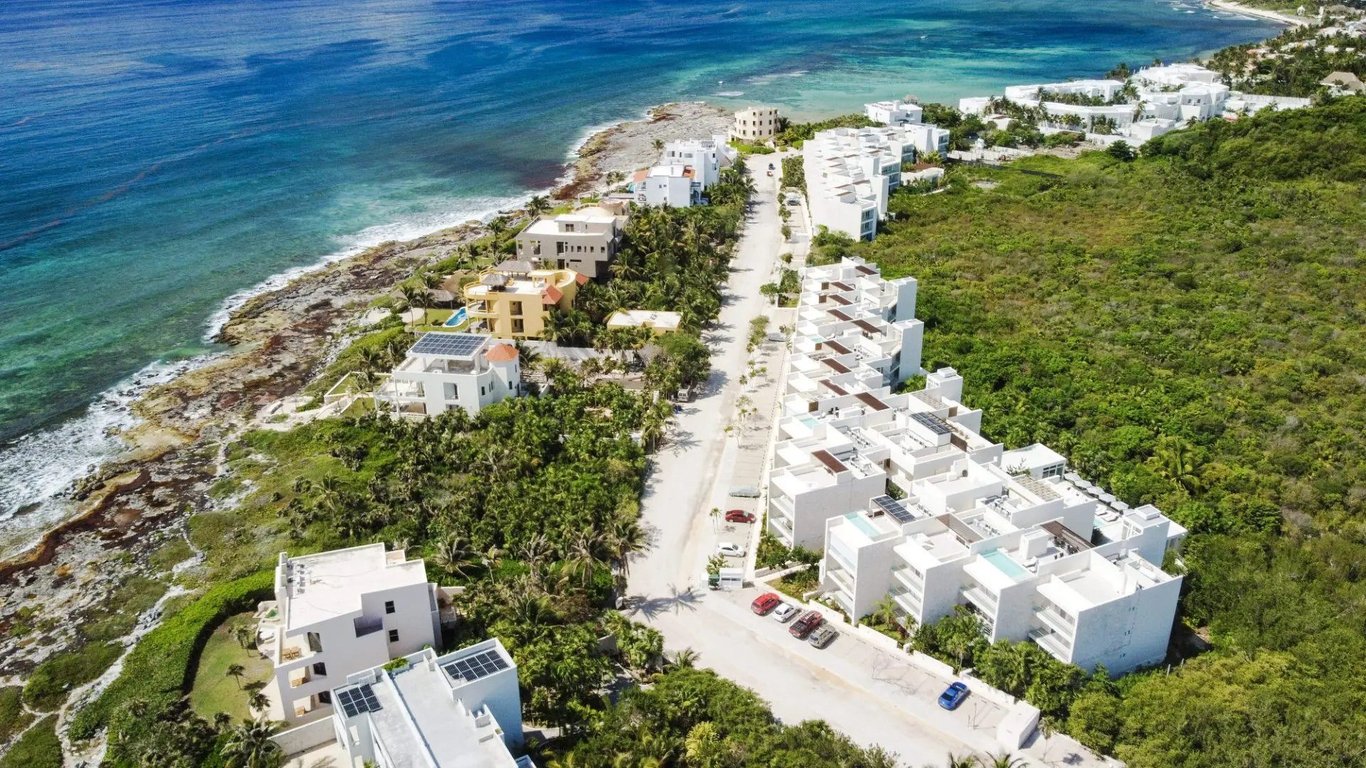Turnkey Lock-Off Condo with Private Garden and Jacuzzi in Santamar Akumal