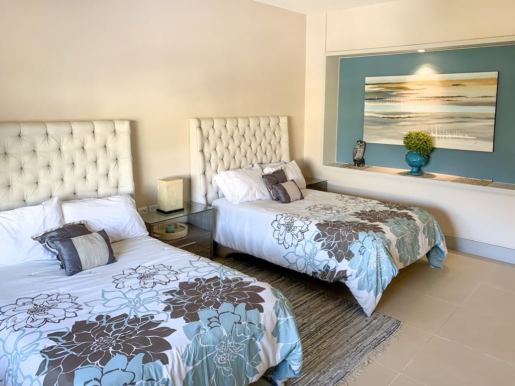 Spacious 2 Bedroom 2 Bath Penthouse With View