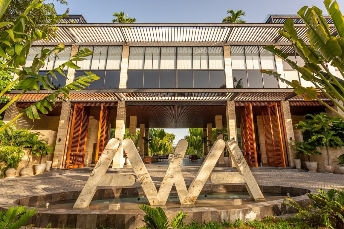Tropical Oasis: AWA Playacar 2-Bedroom with Double Balcony