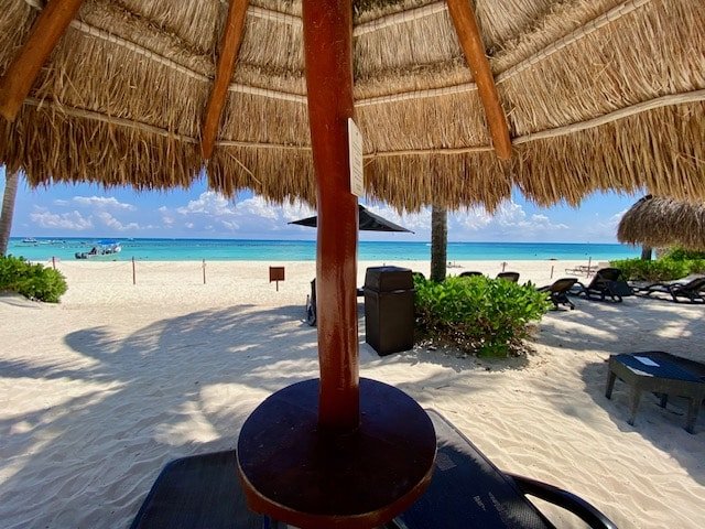 Ground-Floor 2BR with Beach Club Access at The Elements, Playa del Carmen