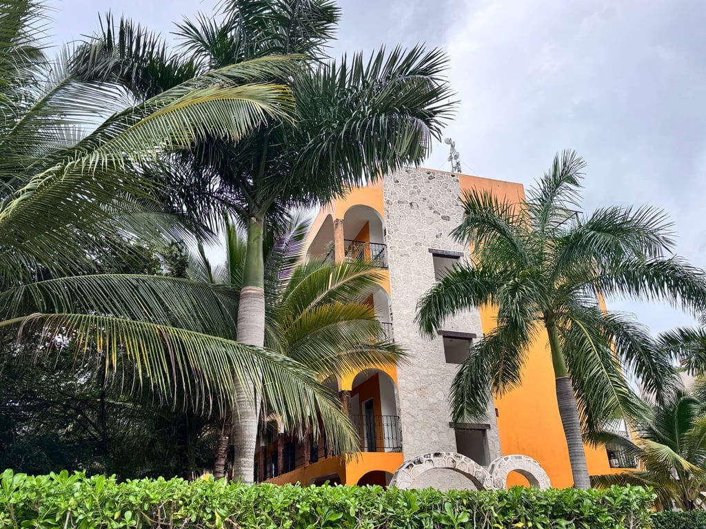 Ocean View Penthouse with Private Rooftop Pool in El Cielo