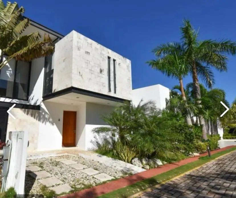 Contemporary Tropical Residence in Bosques de Bambú, Playa del Carmen