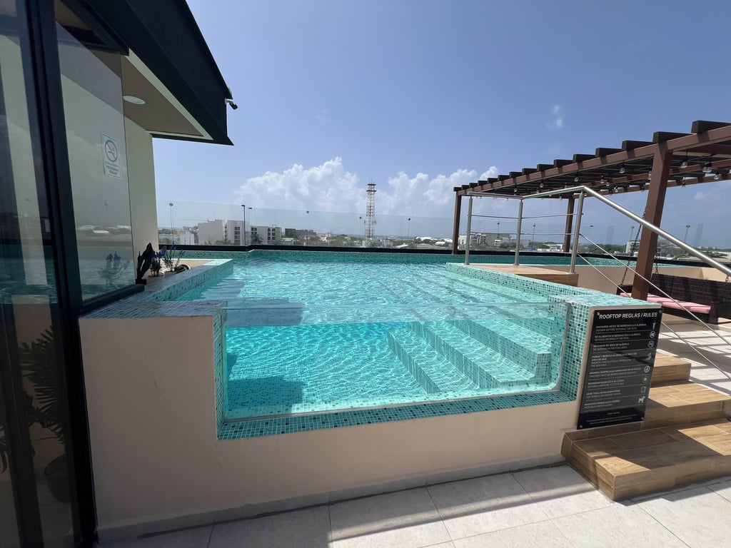 2br. Condo fully furnished, great location in downtown, oceanviews from the pool