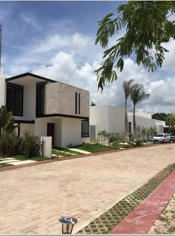 Modern 3-Bedroom Home in Bosques de Bambú