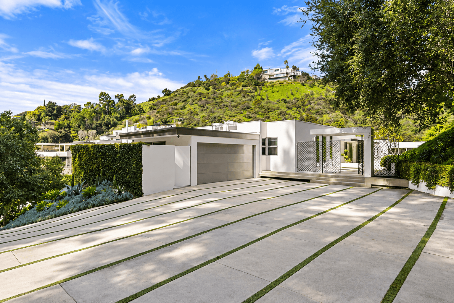 10899 Chalon Road, Los Angeles, CA 90077