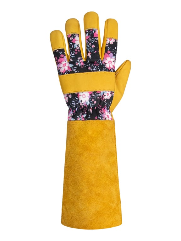 Thorn Guard Rose Gauntlets in use