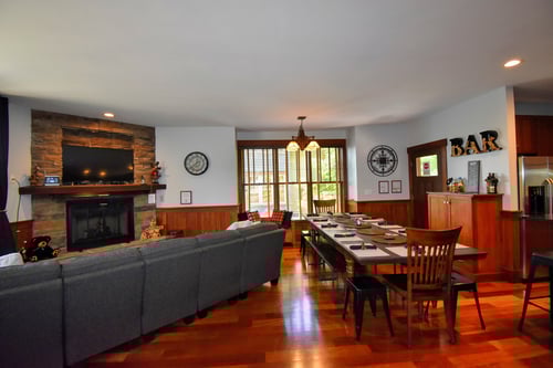 Vacation Rental Open-Floor Living/Dining