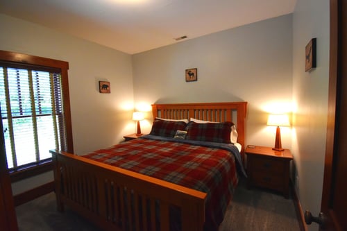 2nd Floor Guest King Room