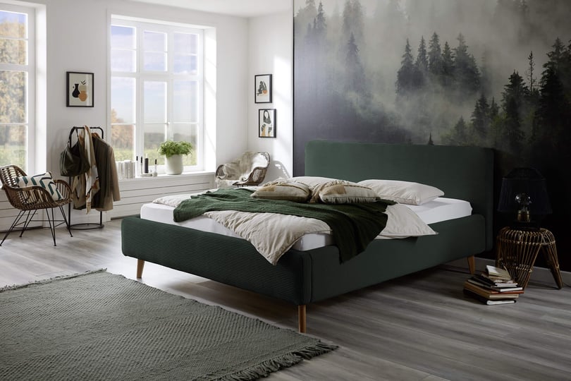 Čalúnená posteľ taupe 140 x 200 cm menčester zelená
