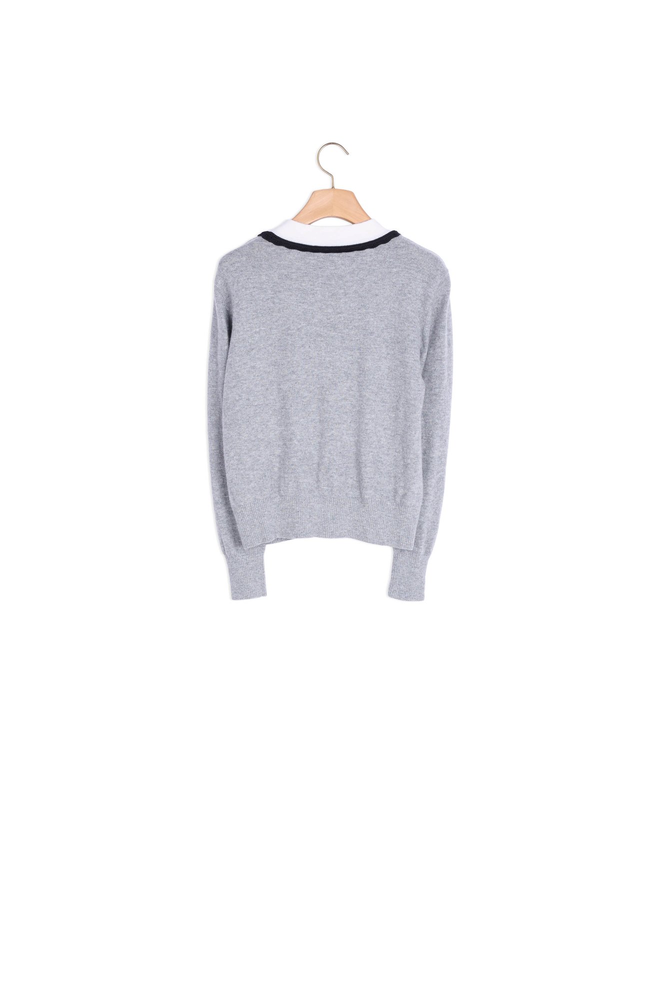 Product photo Sweater with contrasting deep V-neck number 1