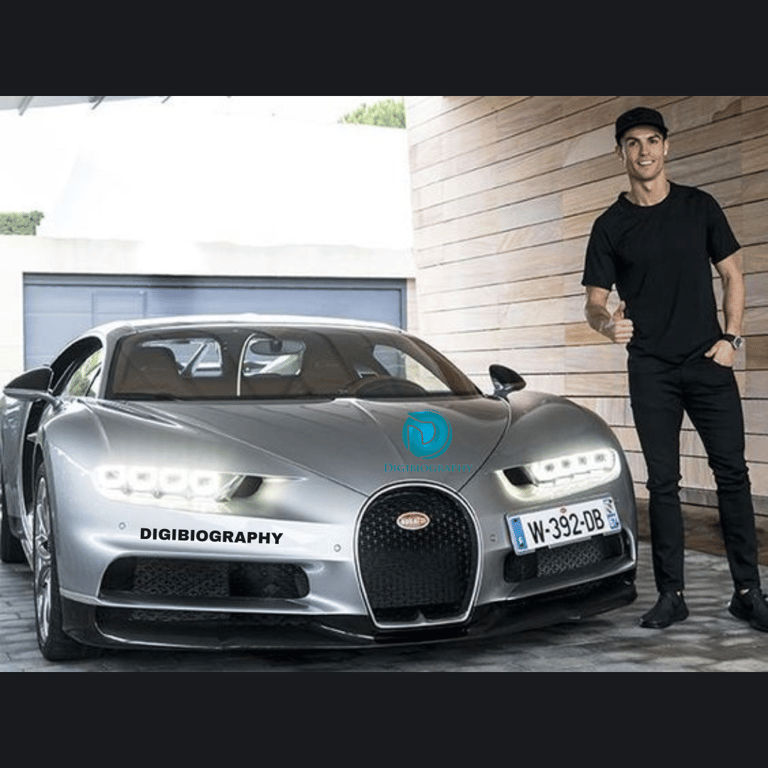 Cristiano Ronaldo stands with her car Bugatti