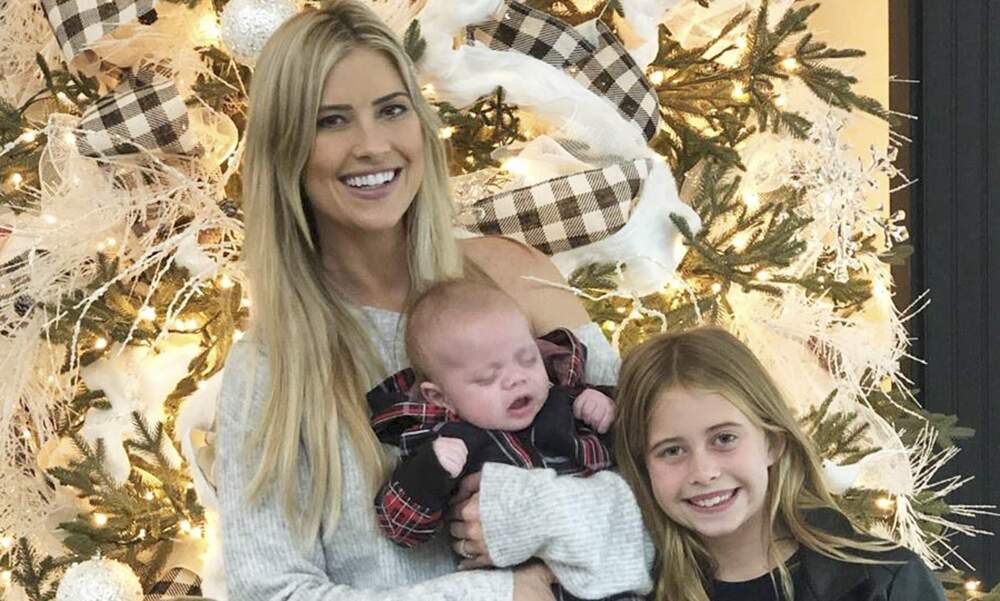 Christina Anstead's family photo with 2 daughters