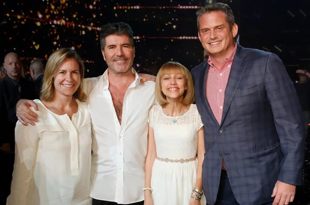 Grace Vanderwaal Family picture with mother and father.