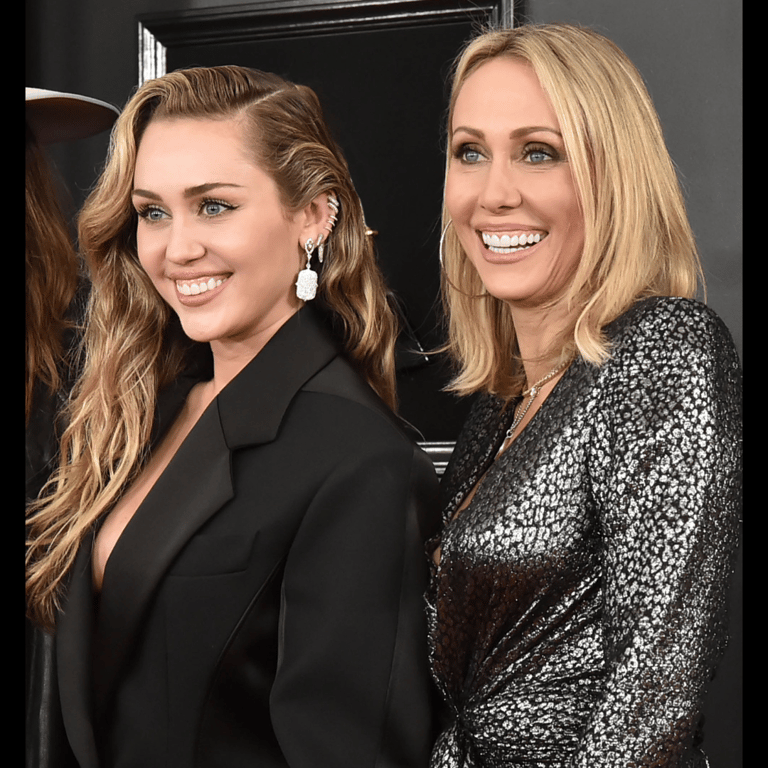 Miley Cyrus and her mother Leticia Jean in one frame