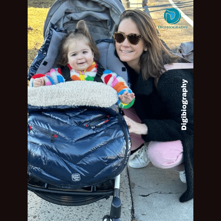  Jessica Tarlov had a photo with her daughter in the park