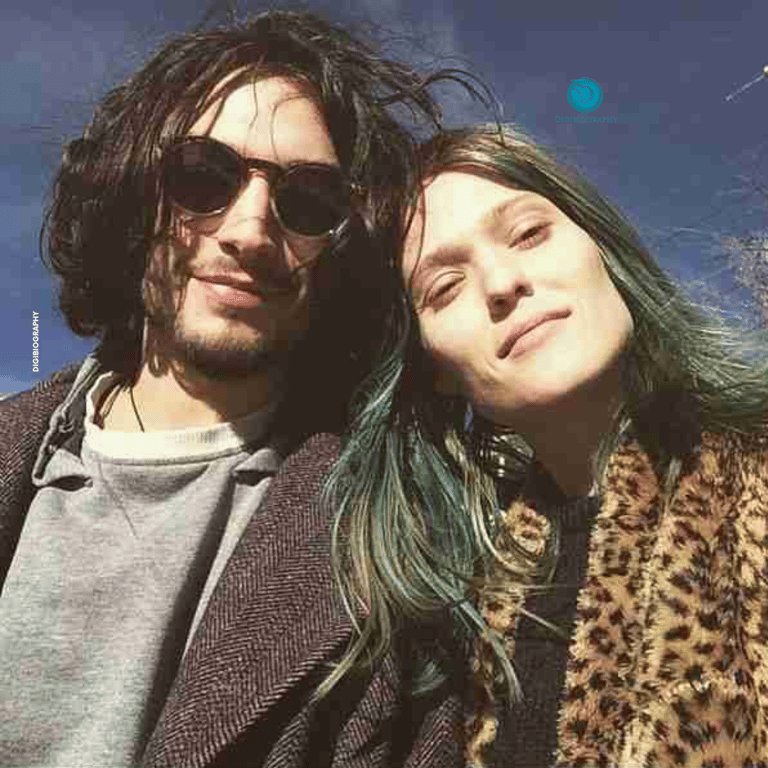 Ezra Miller click pictures with her girlfriend Lauren Boulting