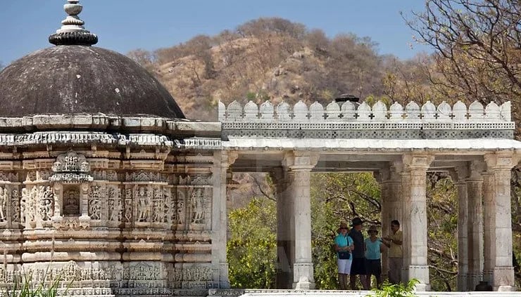 Lal Bagh Ranakpur blogs: Muchhal Mahavir Temple