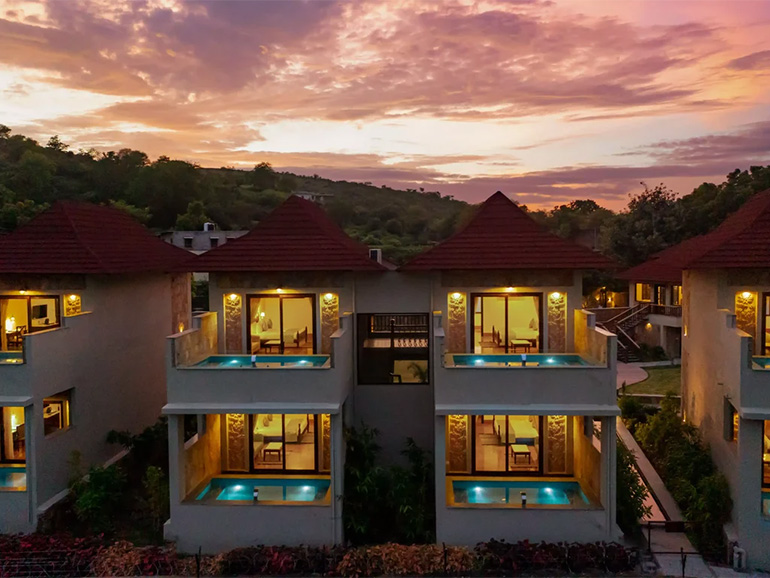 luxury-resort-in-eklingji