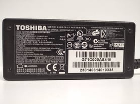 Toshiba 45W 5,5 x 2,5mm, 19V - 1640154