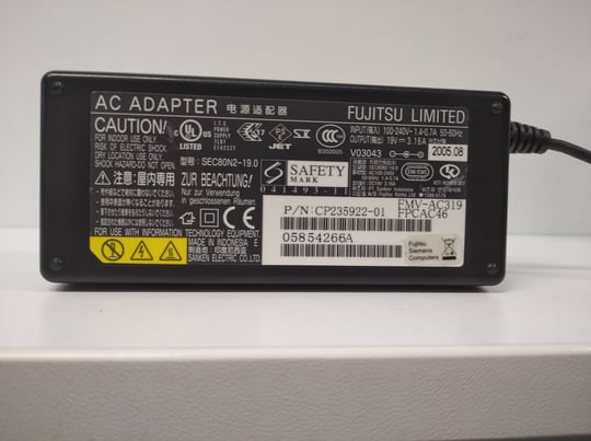Fujitsu 60W 5,5 x 2,5mm, 19V Power adapter - 1640312 (használt termék) #2