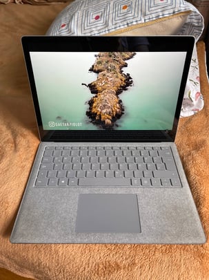 Microsoft Surface Laptop 1769 értékelés Tibor #1