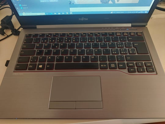 Fujitsu LifeBook U745 értékelés Sára #1