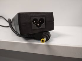 Fujitsu 80W 5,5 x 2,5mm, 19V - 1640223