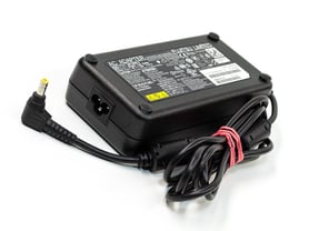 Fujitsu 150W  5,5 x 2,5mm, 19V - 1640145