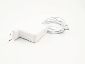 Apple 85W for MacBook Model: A1424