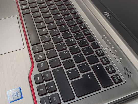 Fujitsu LifeBook E746 - 1525699 #2