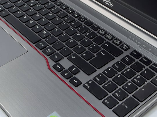 Fujitsu LifeBook E753 - 1522604 #5