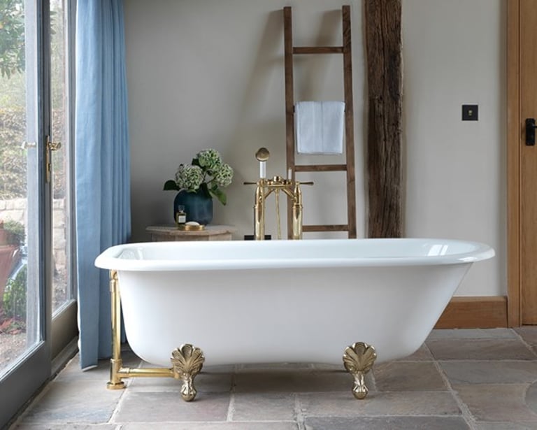 Hampshire Claw foot bath 1705 x 776mm, without overflow, with White Quarrycast feet image