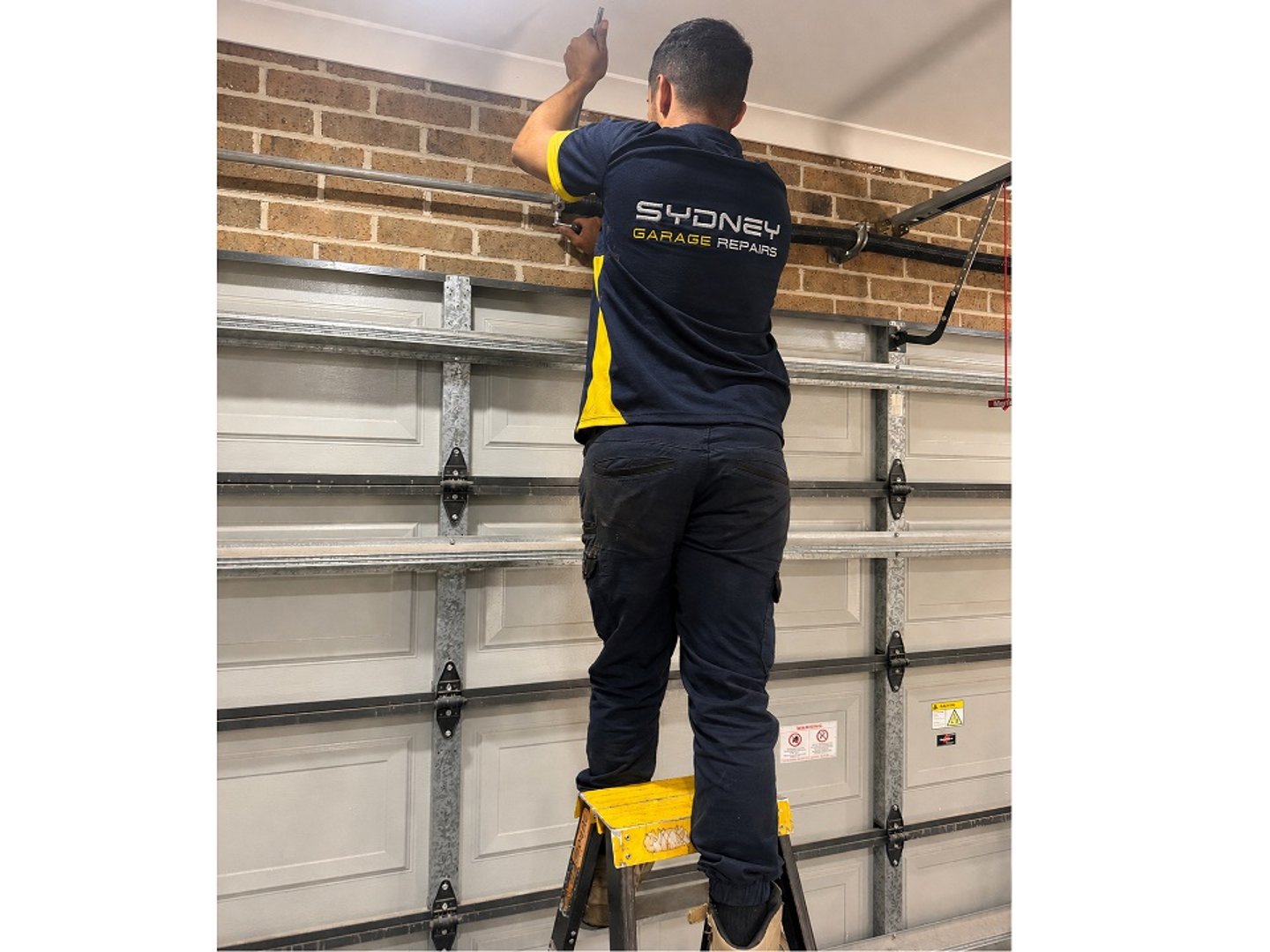 Sydney Garage Repairs service image