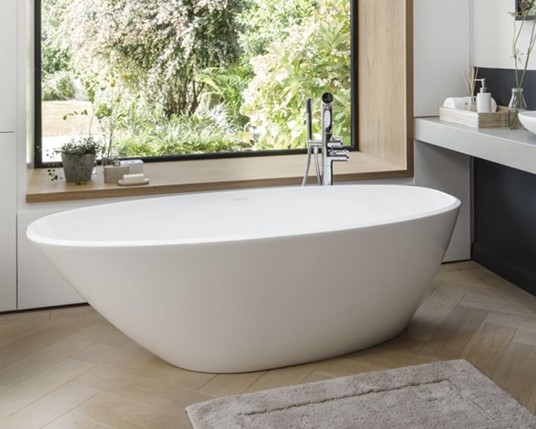 Mozzano 2 Freestanding bath with void 1685mm image