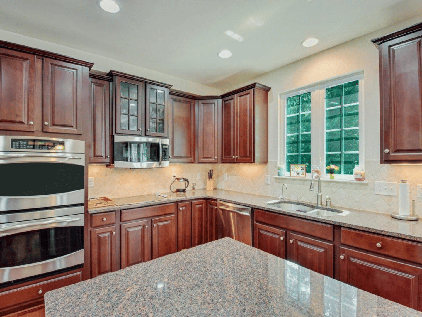 CENTURY 21 Action Plus Realty - Peter Hunt Homes